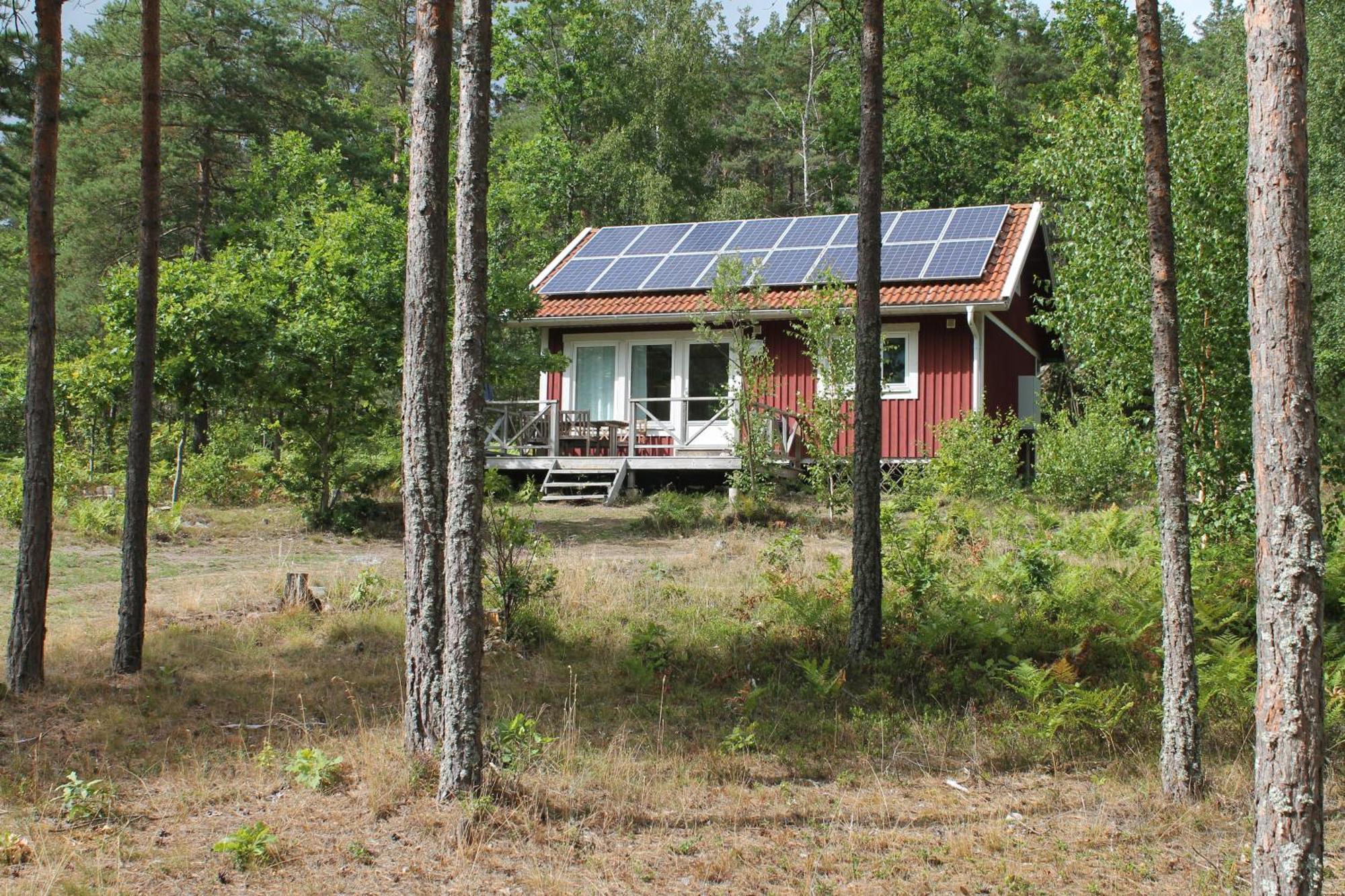 Вилла Gaerdsholmens Skaergardshemman "Boken" Edsbruk Экстерьер фото