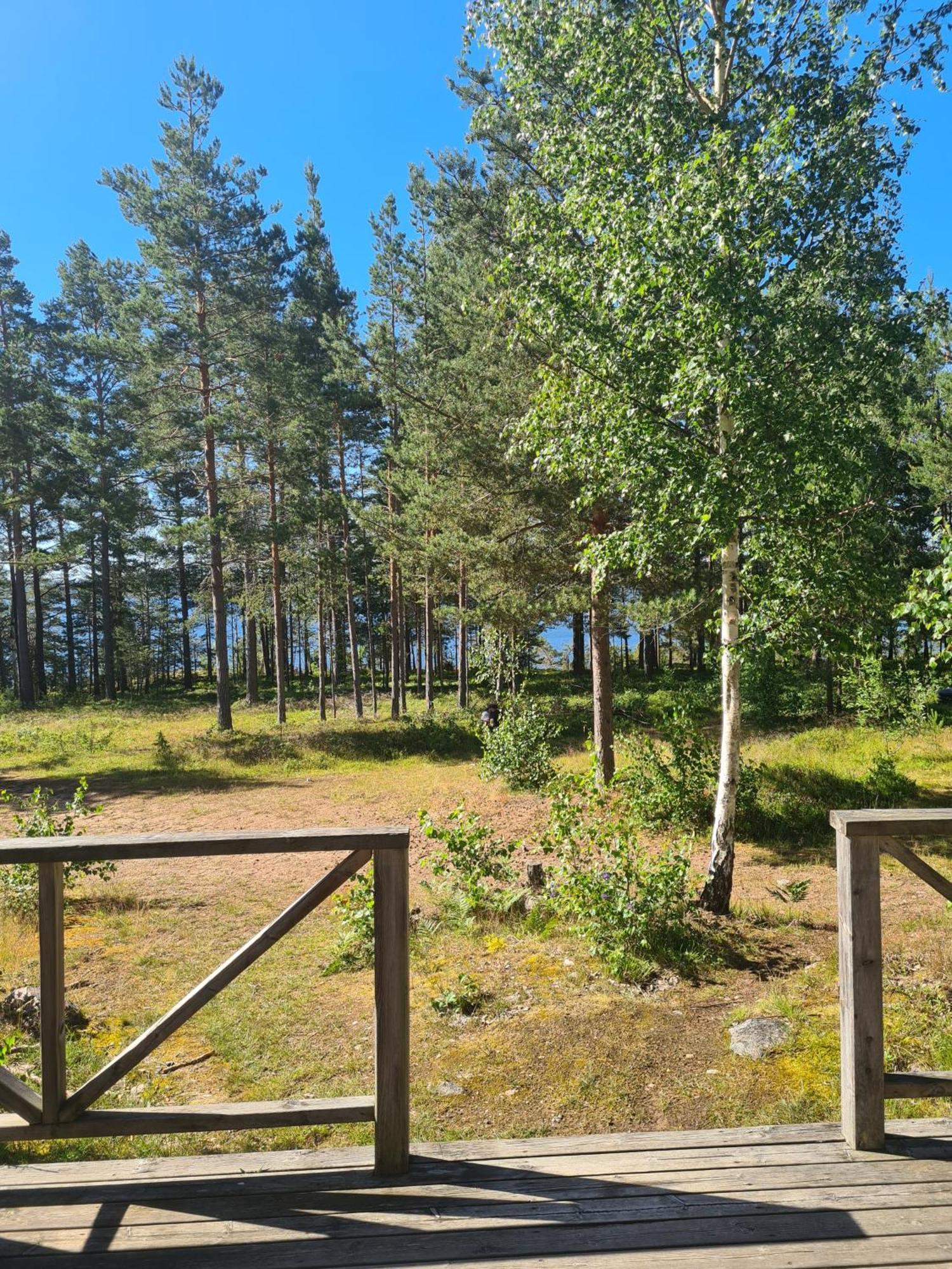 Вилла Gaerdsholmens Skaergardshemman "Boken" Edsbruk Экстерьер фото
