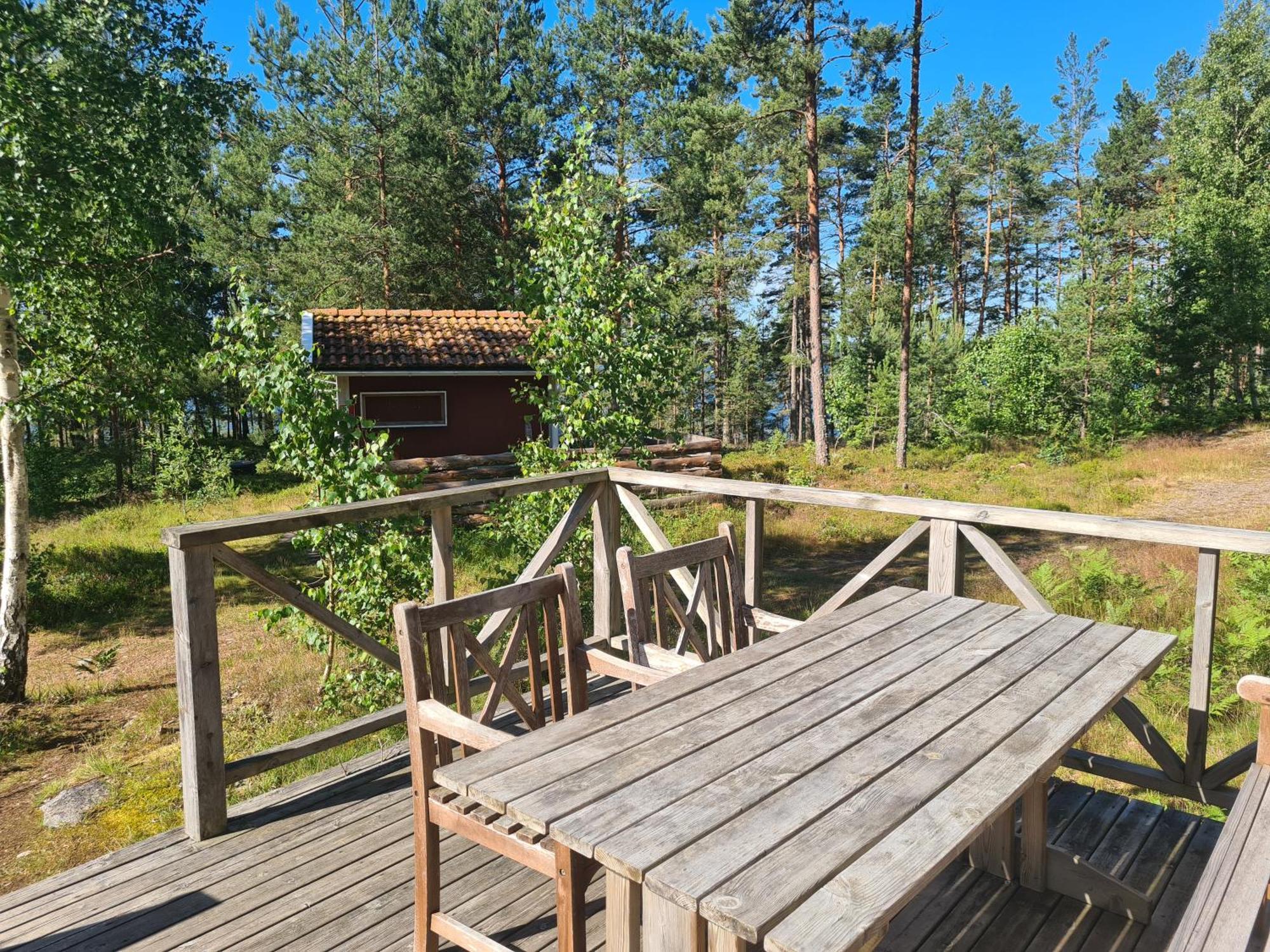 Вилла Gaerdsholmens Skaergardshemman "Boken" Edsbruk Экстерьер фото